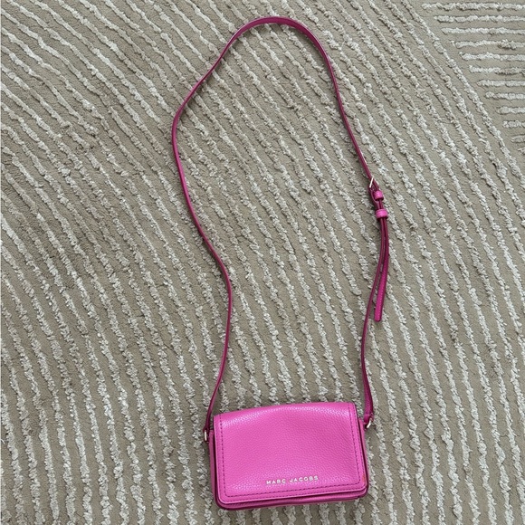 Marc Jacobs Handbags - Marc Jacobs crossbody